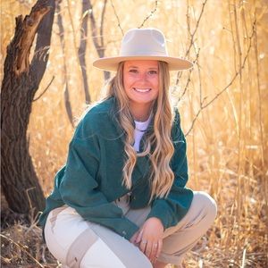 Meet your Posher, Riley